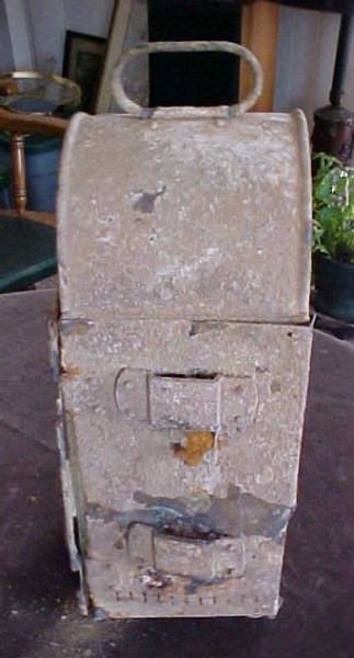 Lantern Back
(Notice attachment bracket.)