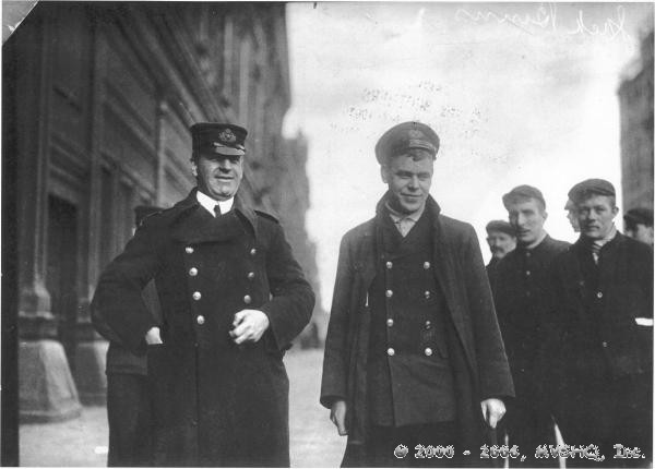 Jack Binns (C), Marconiman
Third Officer Stubbs (L)
RMS Republic