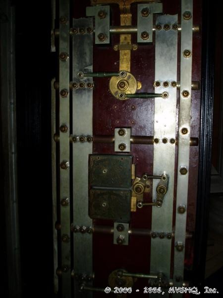 Coin Vault Door Mechanism
Main Floor, NE Corner
12/2004