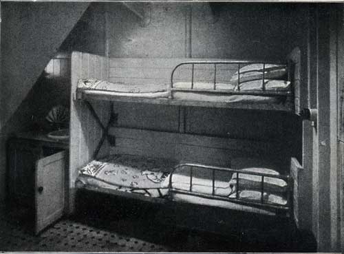 BookOfViews Photo 22 NewEngland 3rdClass Bedroom 2Berths 500