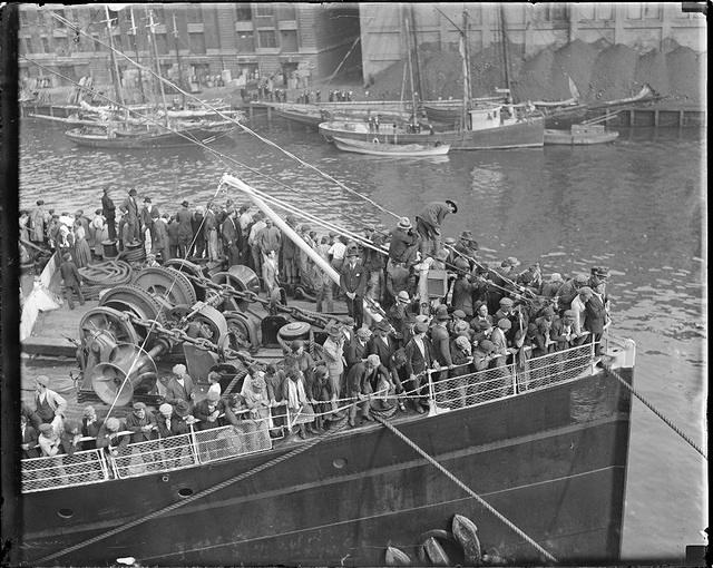 SS Canopic lands in Boston, 4000 immigrants flock to U.S. daily Oct 17 1920