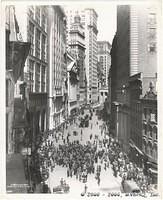 Broad Street Looking North

with the Curb Market, Sub Treasury and Stock Exchange visible

1908